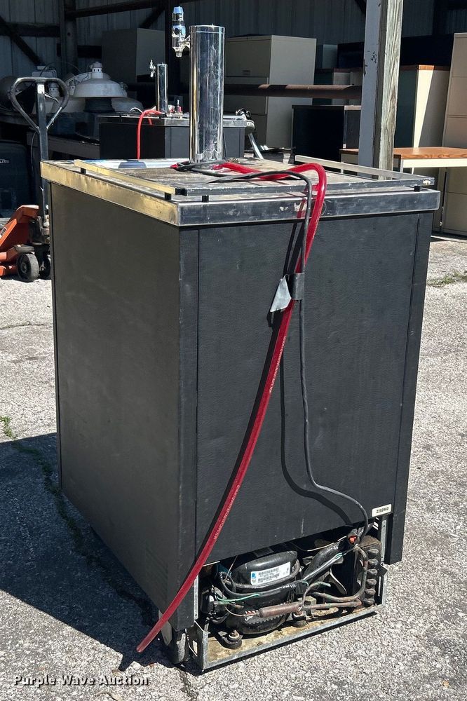 image for item EG0386 True TDD-1 beer dispenser