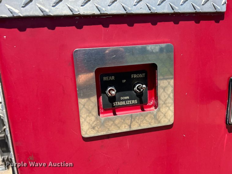 image for item EG0389 2000 Pierce Telesquirt 65 Aerial Ladder ladder fire truck