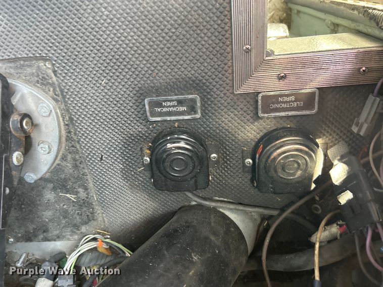 image for item EG0389 2000 Pierce Telesquirt 65 Aerial Ladder ladder fire truck