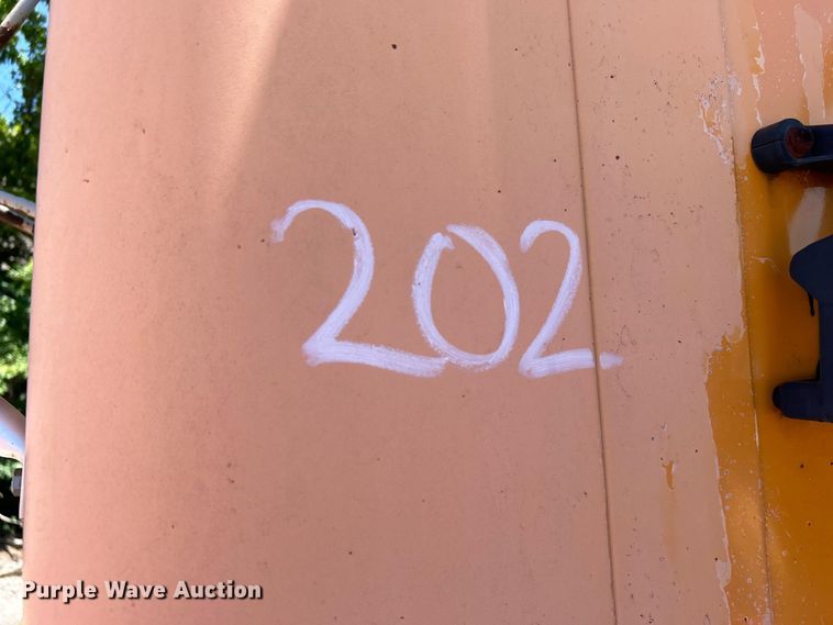 image for item EG0390 1992 International 2574  winch truck