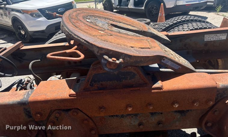 image for item EG0390 1992 International 2574  winch truck