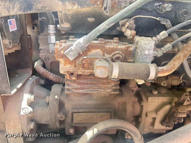 image for item EG0390 1992 International 2574  winch truck