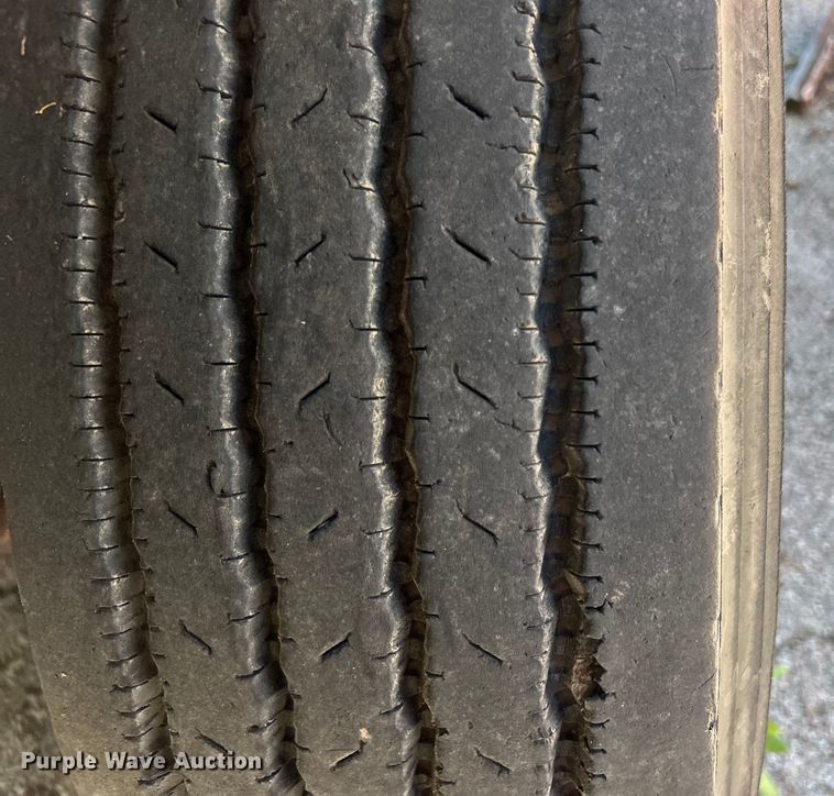 image for item EG0390 1992 International 2574  winch truck