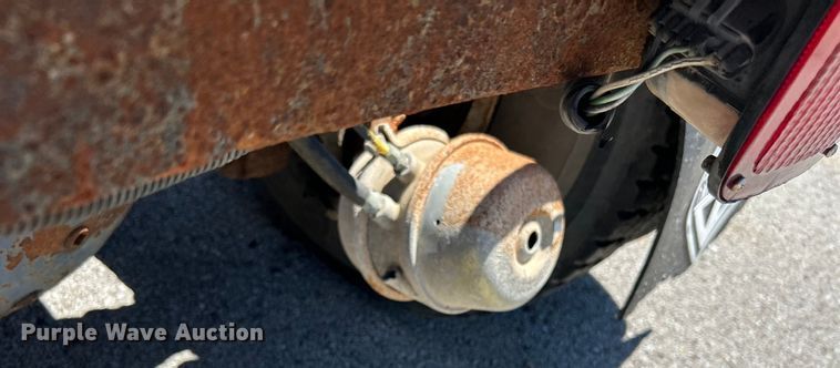 image for item EG0390 1992 International 2574  winch truck