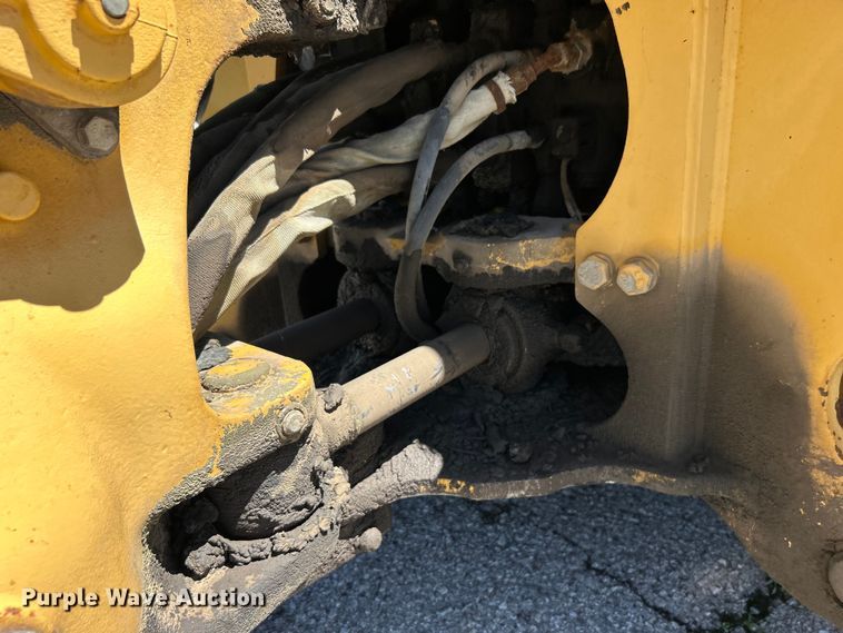 image for item EG0391 1998 John Deere 310SE backhoe