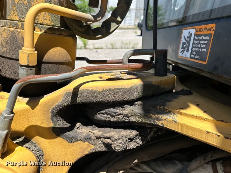 image for item EG0391 1998 John Deere 310SE backhoe