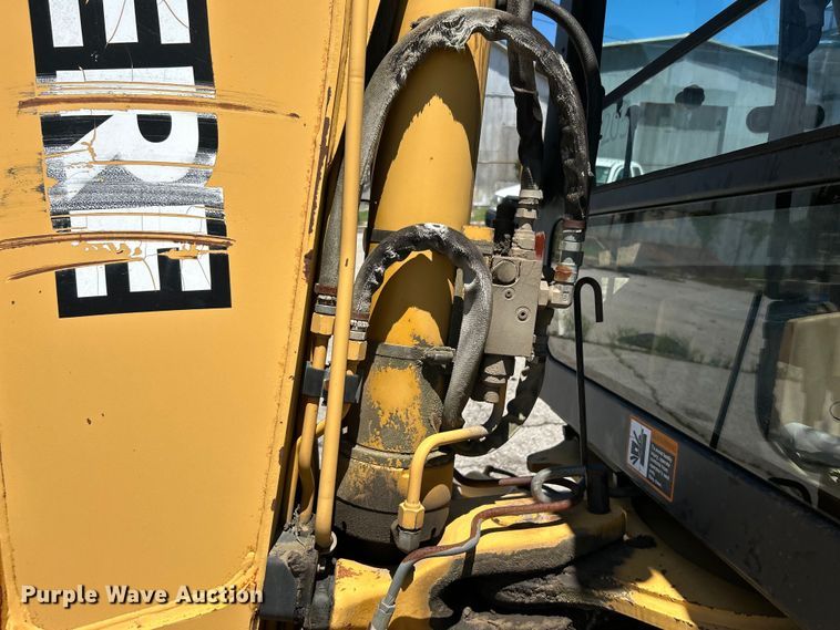 image for item EG0391 1998 John Deere 310SE backhoe