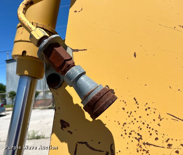 image for item EG0391 1998 John Deere 310SE backhoe