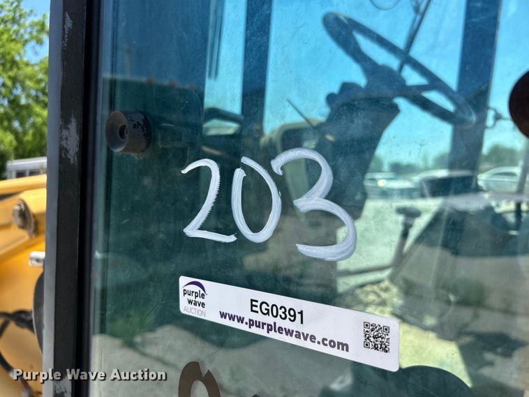 image for item EG0391 1998 John Deere 310SE backhoe