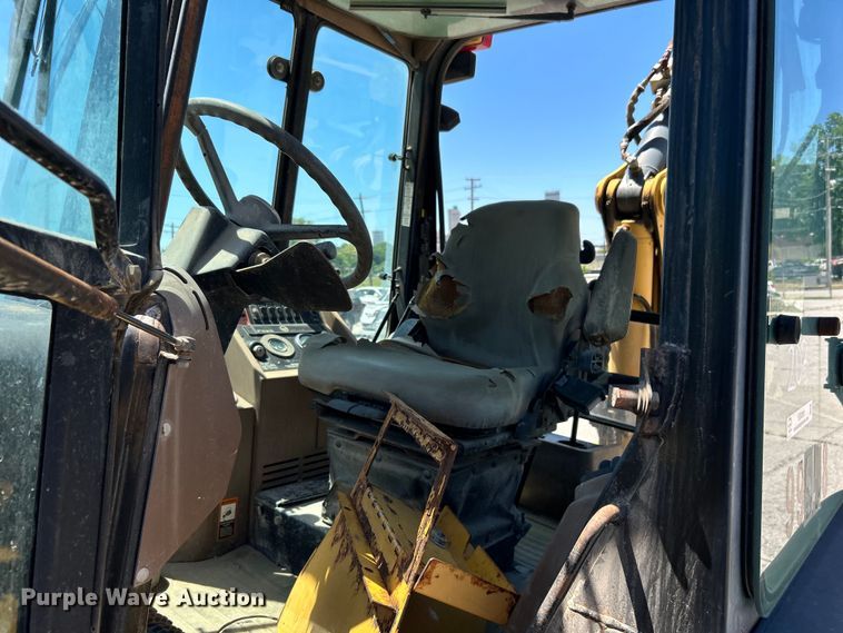 image for item EG0391 1998 John Deere 310SE backhoe