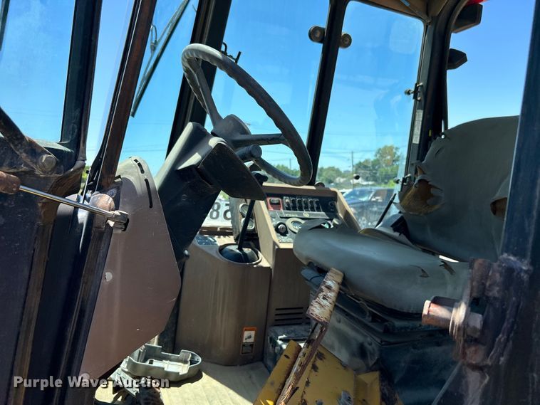 image for item EG0391 1998 John Deere 310SE backhoe