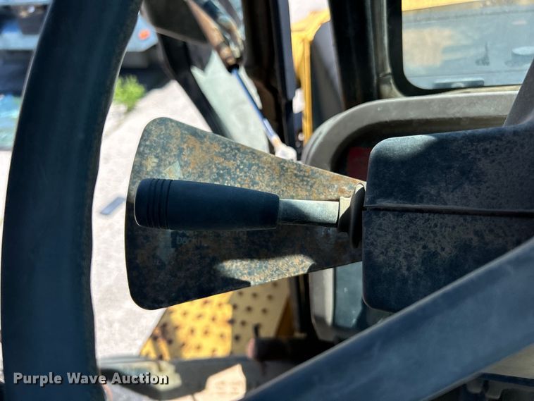 image for item EG0391 1998 John Deere 310SE backhoe