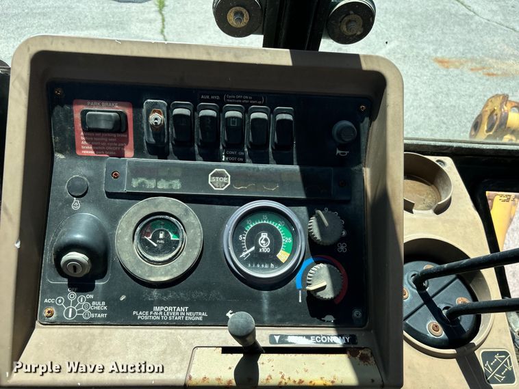 image for item EG0391 1998 John Deere 310SE backhoe