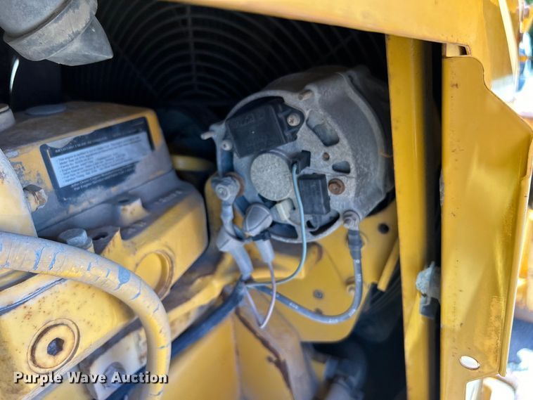 image for item EG0391 1998 John Deere 310SE backhoe