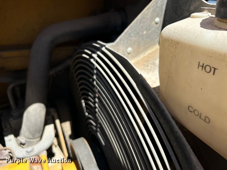 image for item EG0391 1998 John Deere 310SE backhoe