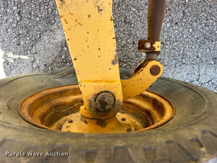 image for item EG0391 1998 John Deere 310SE backhoe