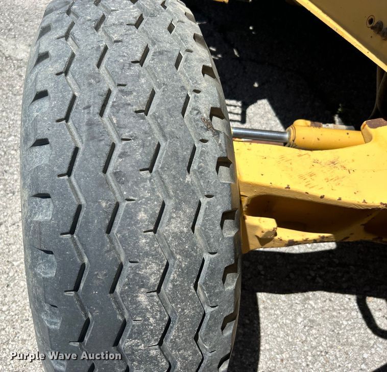 image for item EG0391 1998 John Deere 310SE backhoe