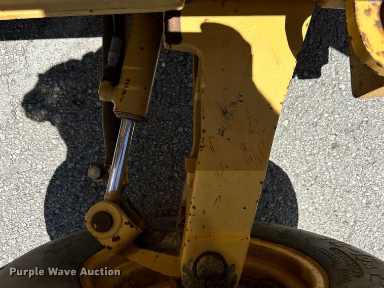 image for item EG0391 1998 John Deere 310SE backhoe