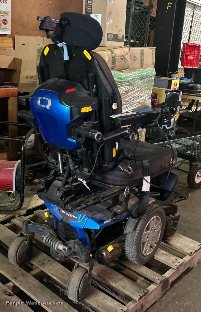image for item EG0396 Quantum Edge 2.0 powered wheelchair