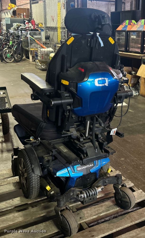 image for item EG0396 Quantum Edge 2.0 powered wheelchair