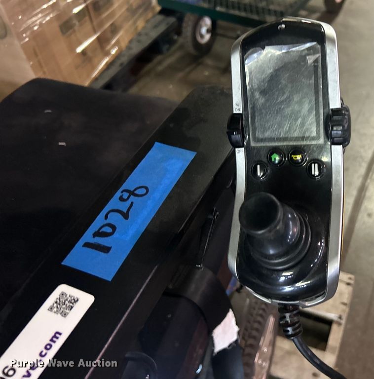 image for item EG0396 Quantum Edge 2.0 powered wheelchair