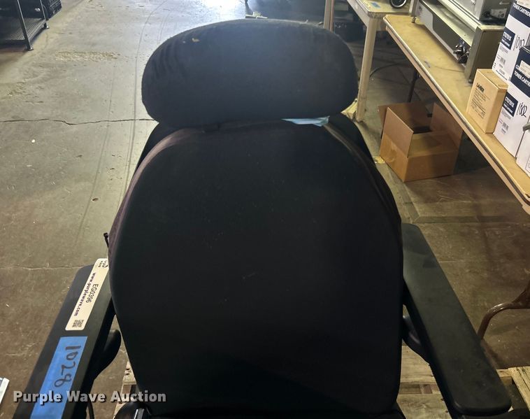 image for item EG0396 Quantum Edge 2.0 powered wheelchair