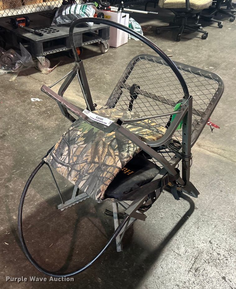 Hunters View tree stand in Tulsa, OK Item EG0400 for sale Purple Wave