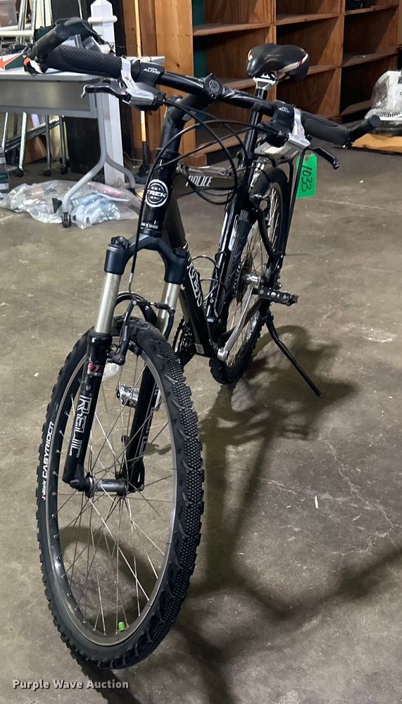 image for item EG0421 Trek SLR Alpha Super Light bicycle