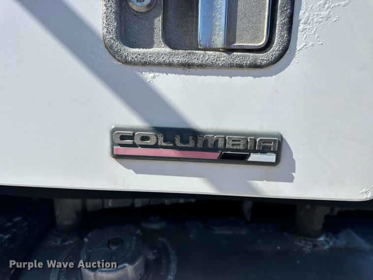 image for item EH6762 2007 Freightliner Columbia semi truck