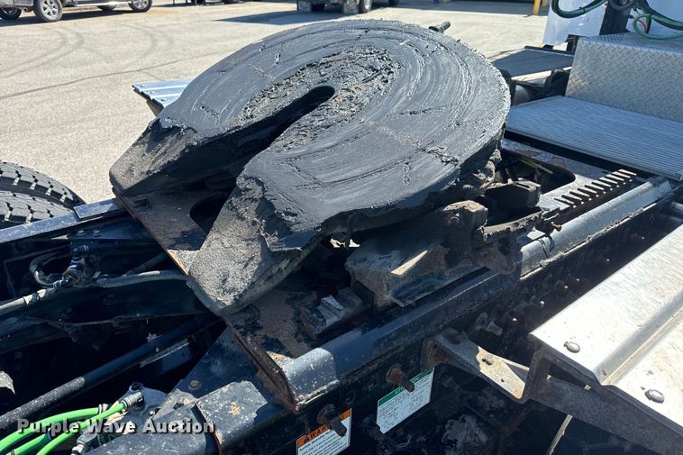 image for item EH6762 2007 Freightliner Columbia semi truck