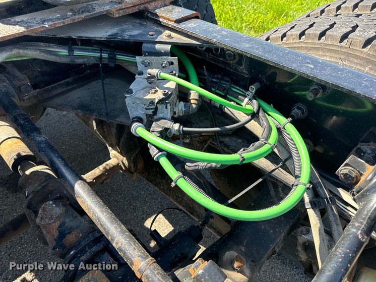 image for item EH6762 2007 Freightliner Columbia semi truck