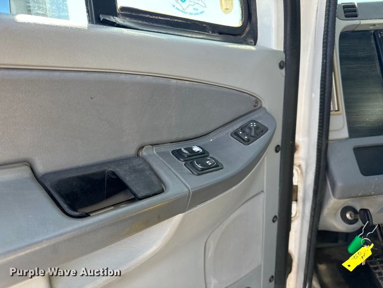 image for item EH6762 2007 Freightliner Columbia semi truck