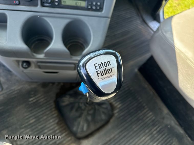 image for item EH6762 2007 Freightliner Columbia semi truck