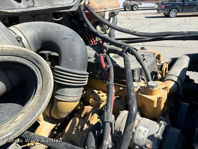 image for item EH6762 2007 Freightliner Columbia semi truck