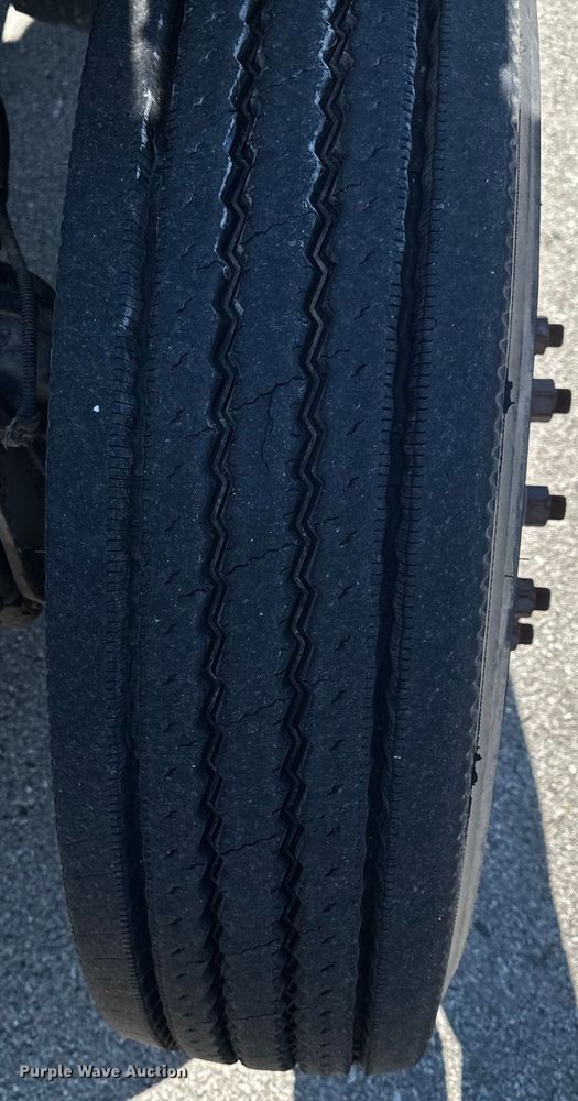 image for item EH6762 2007 Freightliner Columbia semi truck