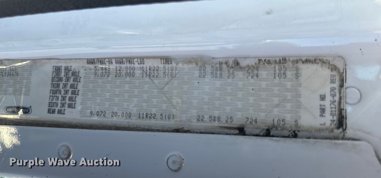 image for item EH6762 2007 Freightliner Columbia semi truck