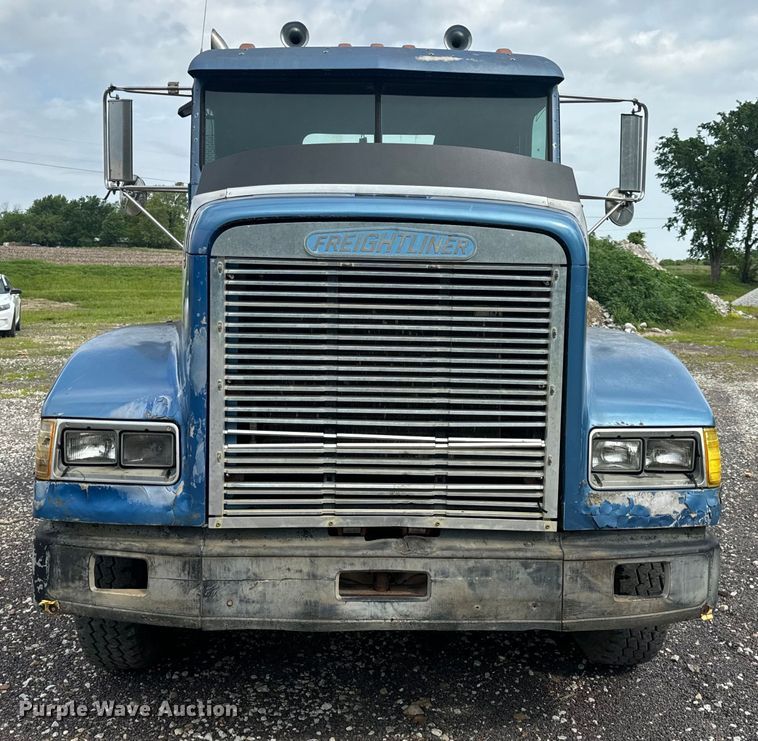 image for item EH6782 1990 Freightliner  FLD120 semi truck