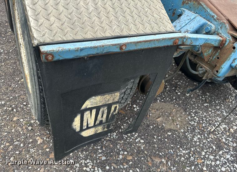 image for item EH6782 1990 Freightliner  FLD120 semi truck