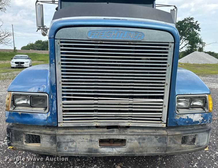 image for item EH6782 1990 Freightliner  FLD120 semi truck
