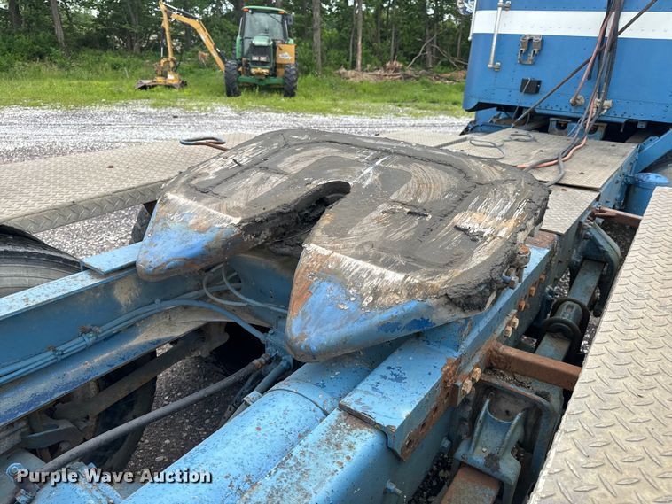 image for item EH6782 1990 Freightliner  FLD120 semi truck