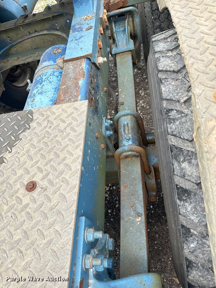 image for item EH6782 1990 Freightliner  FLD120 semi truck