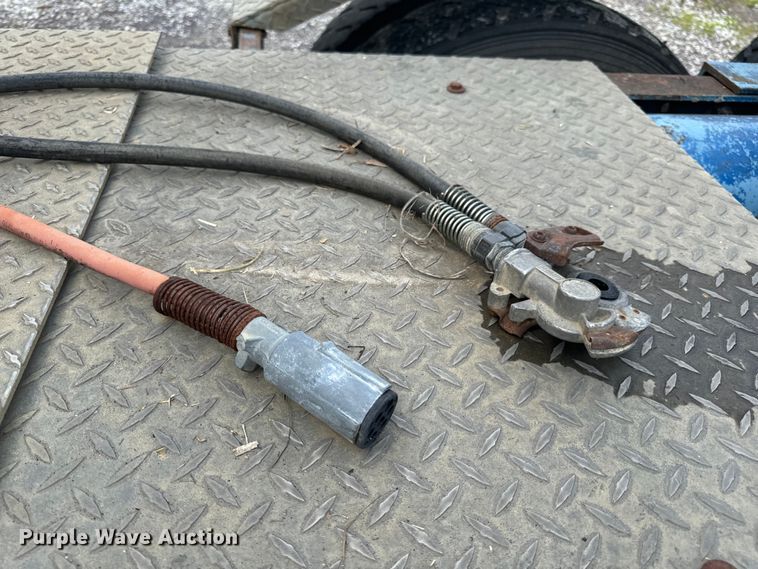 image for item EH6782 1990 Freightliner  FLD120 semi truck