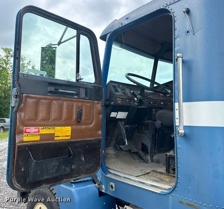 image for item EH6782 1990 Freightliner  FLD120 semi truck