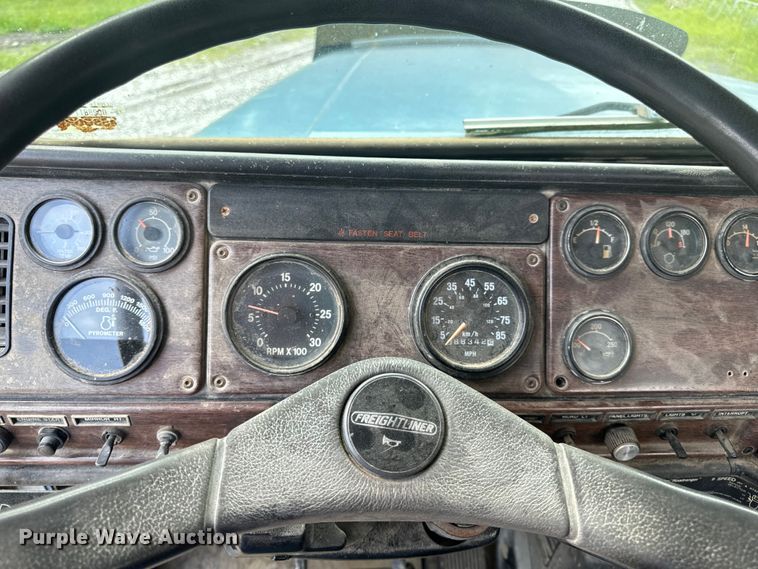 image for item EH6782 1990 Freightliner  FLD120 semi truck