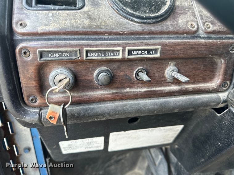 image for item EH6782 1990 Freightliner  FLD120 semi truck