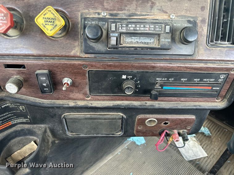 image for item EH6782 1990 Freightliner  FLD120 semi truck