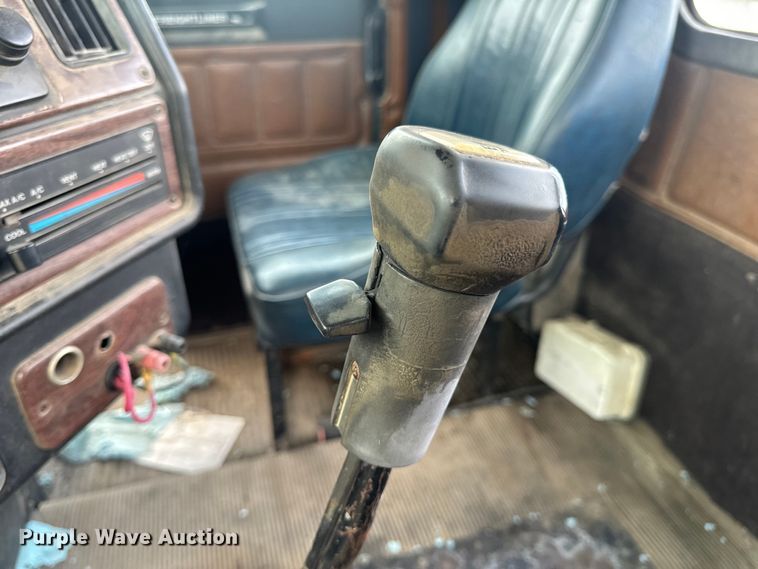 image for item EH6782 1990 Freightliner  FLD120 semi truck