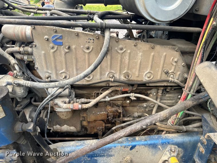 image for item EH6782 1990 Freightliner  FLD120 semi truck