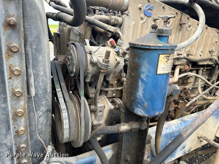 image for item EH6782 1990 Freightliner  FLD120 semi truck