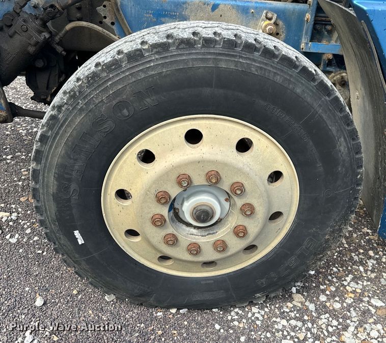 image for item EH6782 1990 Freightliner  FLD120 semi truck